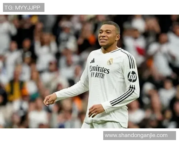 全球足球历史超巨球星排名前十名盘点 每一位都是传奇人物 全球足球历史超巨球星排名前十名盘点 每一位都是传奇人物