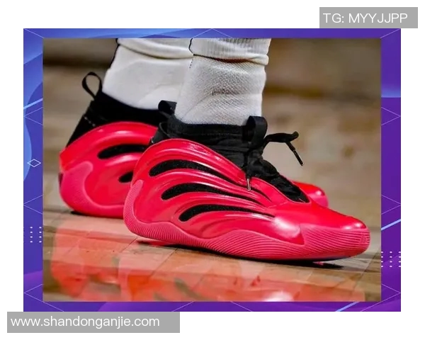 足球比赛球星专用球鞋推荐提升竞技表现与舒适度的必备选择 足球比赛球星专用球鞋推荐提升竞技表现与舒适度的必备选择